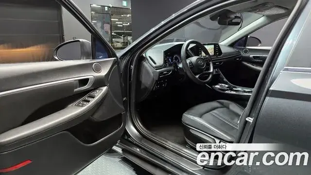 Hyundai Sonata Hybrid 2020 — Photo 13/20