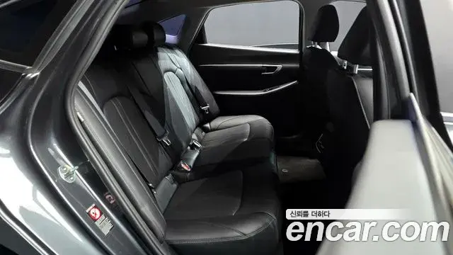 Hyundai Sonata Hybrid 2020 — Photo 16/20