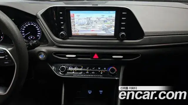 Hyundai Sonata Hybrid 2020 — Photo 17/20