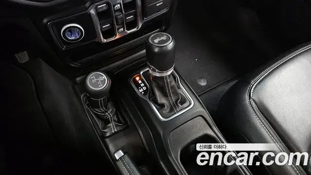 Jeep Wrangler 2022 — Photo 18/20