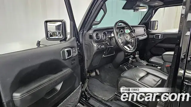 Jeep Wrangler 2022 — Photo 1/20