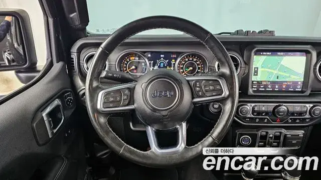 Jeep Wrangler 2022 — Photo 17/20