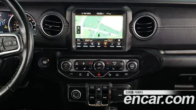 Jeep Wrangler 2022 — Photo 8/20