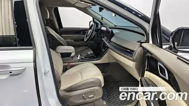 Kia Carnival 2021 — ფოტო 4/20