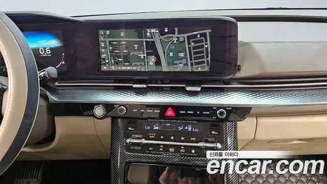Kia Carnival 2021 — ფოტო 16/20