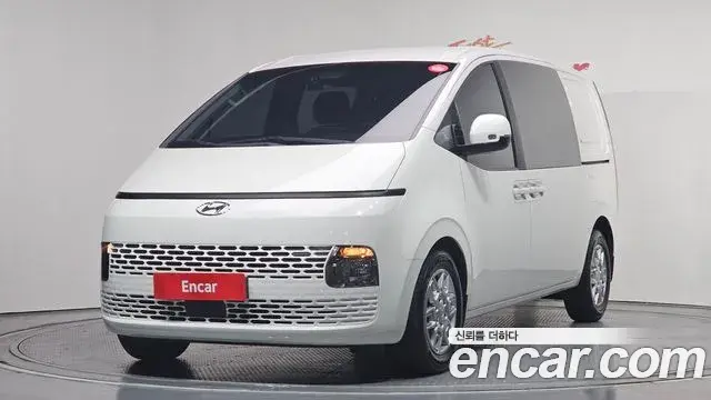 Hyundai Staria 2022 — Фото 1/20