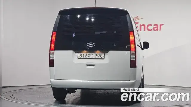 Hyundai Staria 2022 — Фото 4/20