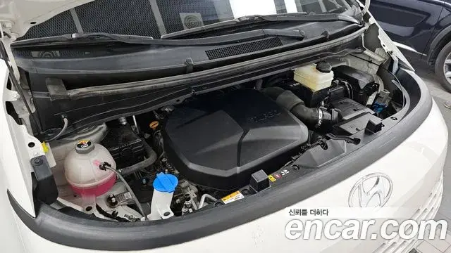 Hyundai Staria 2022 — Фото 6/20