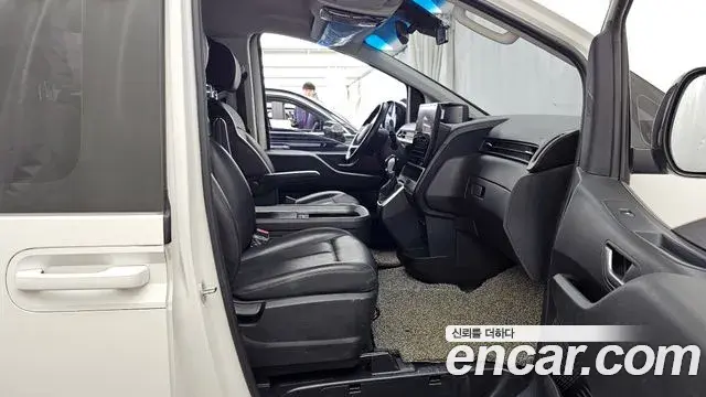 Hyundai Staria 2022 — Фото 11/20