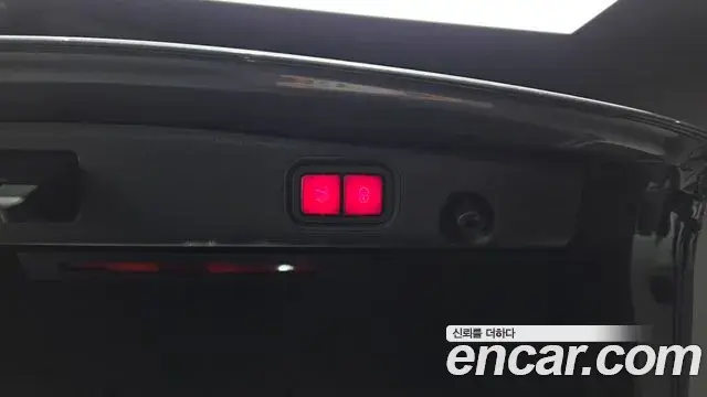 Mercedes-Benz E-Class 2021 — Photo 16/20