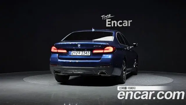 BMW 5 Series 2021 — Photo 10/20