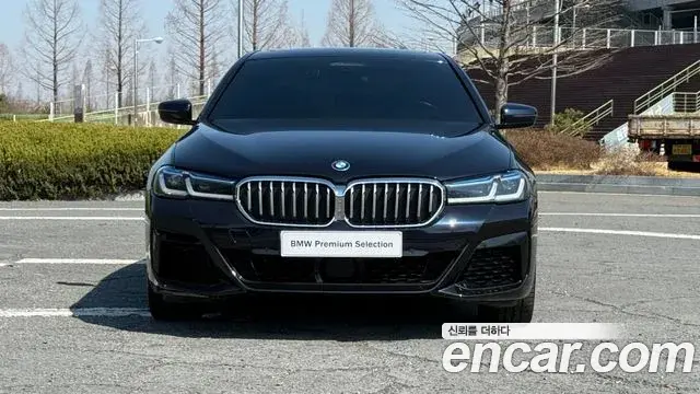 BMW 5 Series 2022 — Photo 11/20