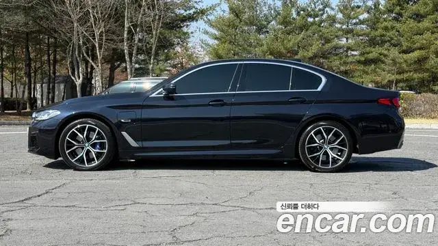BMW 5 Series 2022 — Photo 20/20