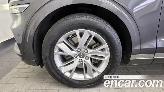 Genesis GV70 2021 — ფოტო 20/20
