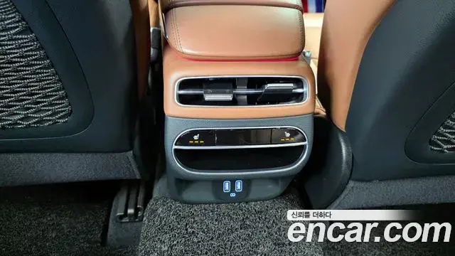 Genesis GV70 2021 — ფოტო 19/20