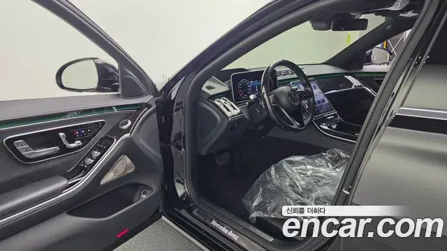 Mercedes-Benz S-Class 2022 — Photo 15/20