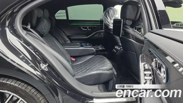 Mercedes-Benz S-Class 2022 — Photo 11/20