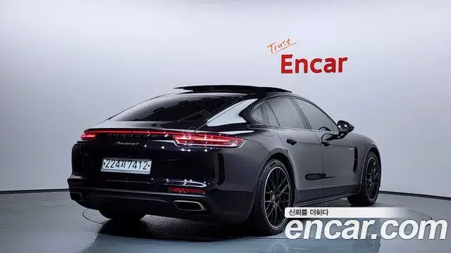 Porsche Panamera 2019 — Фото 2/20