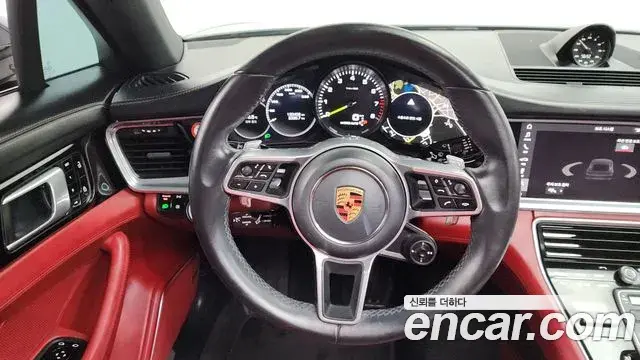 Porsche Panamera 2019 — Фото 13/20
