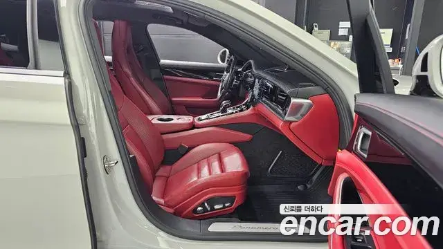 Porsche Panamera 2020 — Photo 12/20