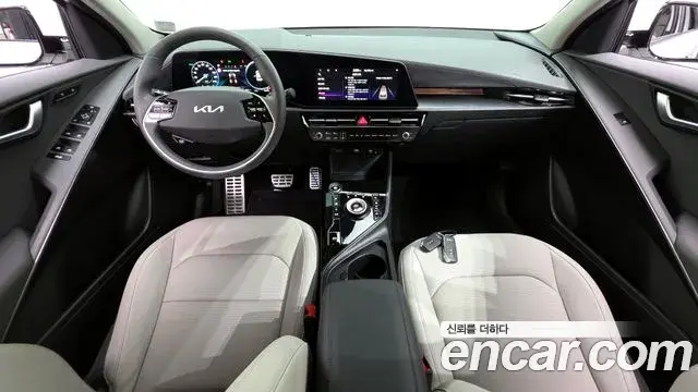 Kia Niro 2025 — ფოტო 15/20