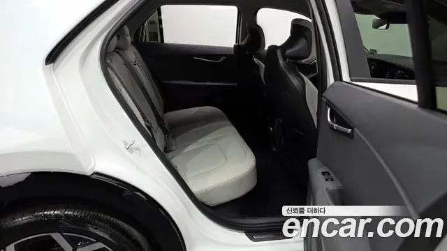 Kia Niro 2025 — ფოტო 8/20