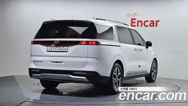Kia Carnival 2021 — Photo 8/20