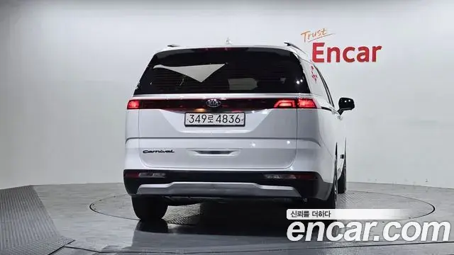 Kia Carnival 2021 — Photo 17/20
