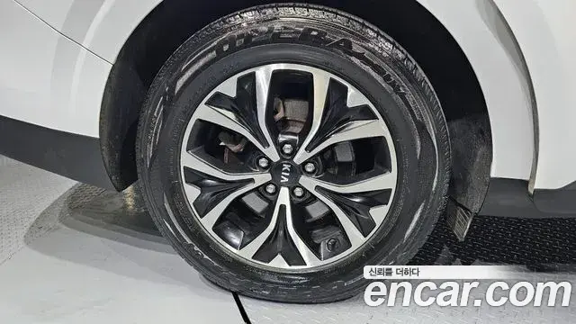Kia Carnival 2021 — Photo 1/20