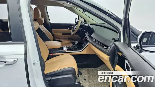 Kia Carnival 2021 — Photo 18/20