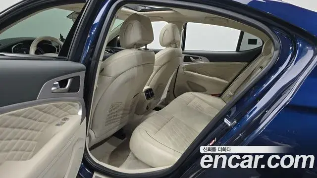 Genesis G70 2019 — Photo 9/20
