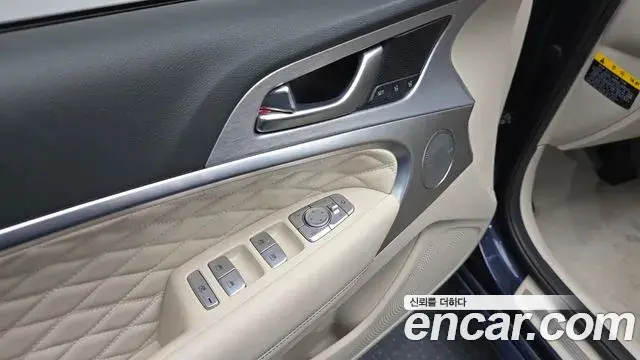 Genesis G70 2019 — Photo 10/20