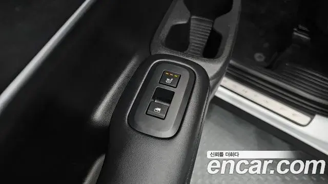 Hyundai Santa Fe 2024 — ფოტო 16/20
