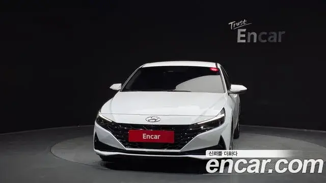 Hyundai The New Avante Hybrid 2021 — Photo 8/20
