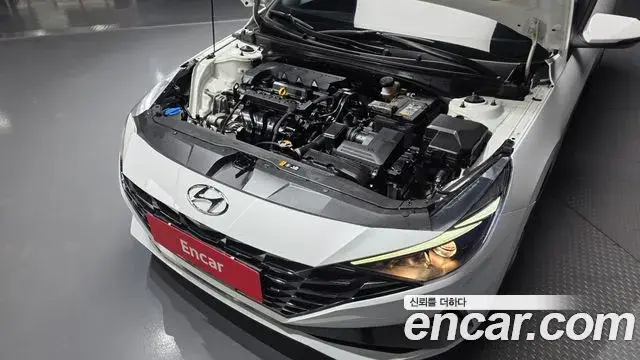 Hyundai The New Avante Hybrid 2021 — Photo 17/20