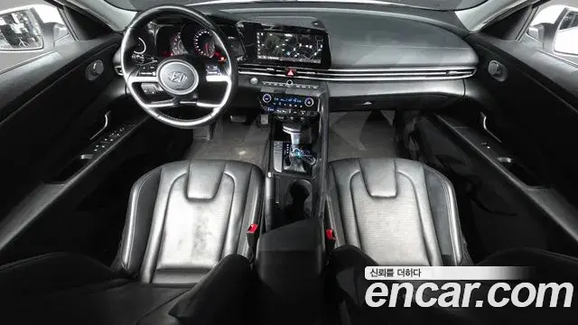 Hyundai The New Avante Hybrid 2021 — Photo 13/20