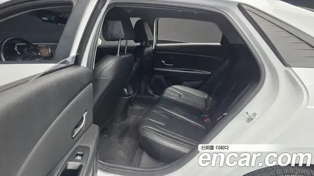 Hyundai The New Avante Hybrid 2021 — Photo 9/20