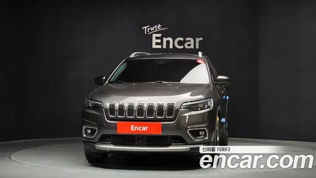 Jeep Cherokee 2021 — Фото 2/20