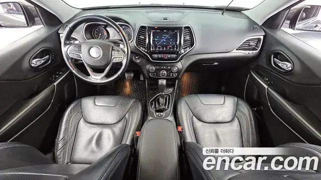 Jeep Cherokee 2021 — Фото 9/20