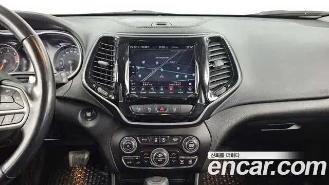 Jeep Cherokee 2021 — Фото 13/20