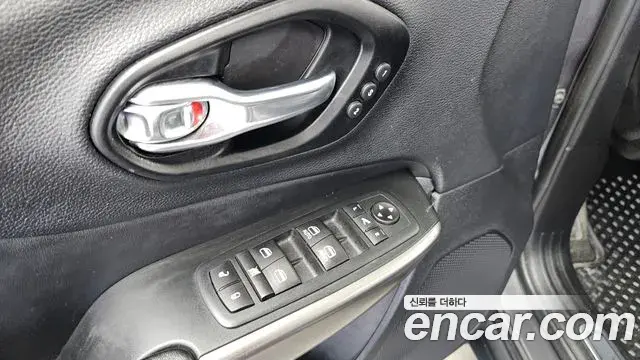 Jeep Cherokee 2021 — Фото 18/20