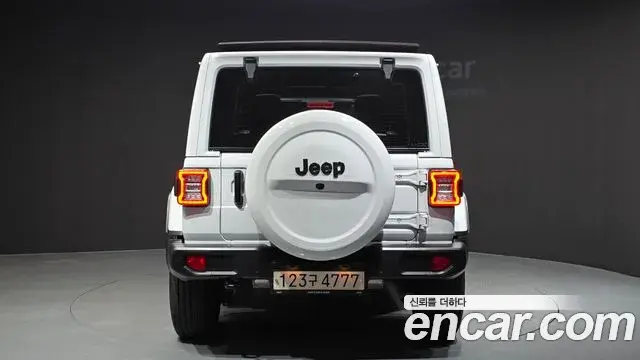 Jeep Wrangler 2021 — Photo 10/20