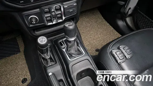Jeep Wrangler 2021 — Photo 6/20