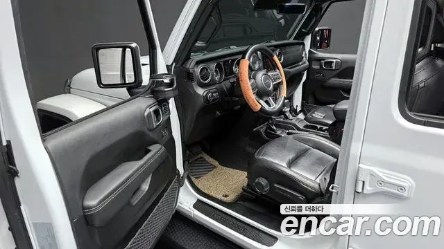 Jeep Wrangler 2021 — Photo 16/20