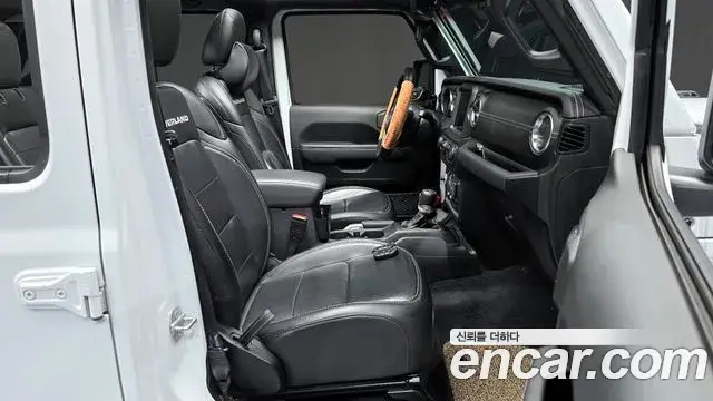 Jeep Wrangler 2021 — Photo 17/20