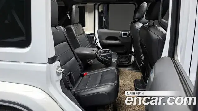 Jeep Wrangler 2021 — Photo 13/20