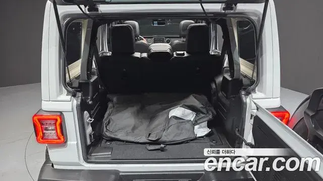 Jeep Wrangler 2021 — Photo 4/20