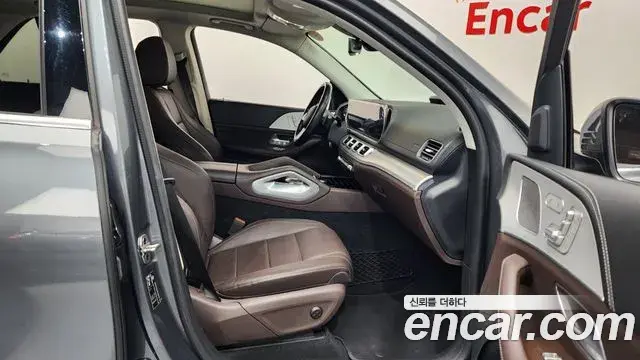 Mercedes-Benz GLE-Class 2021 — Photo 13/20