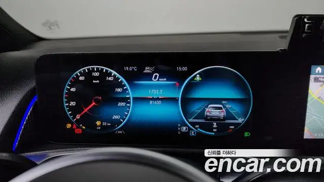 Mercedes-Benz GLB-Class 2021 — ფოტო 9/20