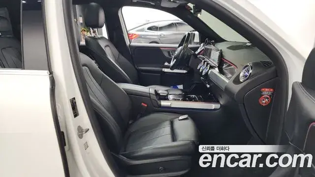 Mercedes-Benz GLB-Class 2021 — ფოტო 4/20